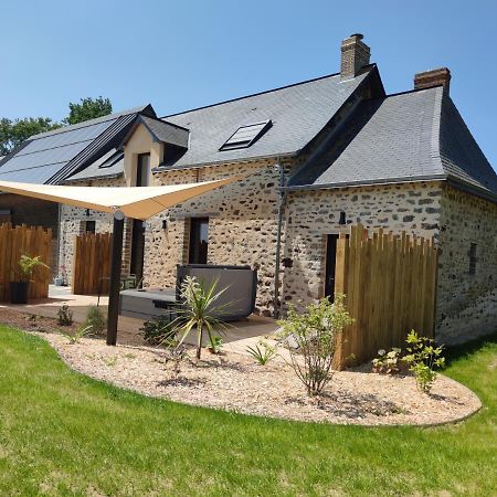 La Douce Halte - Gites Avec Spa Ou Sauna Saint-Ouen-Des-Toits Buitenkant foto