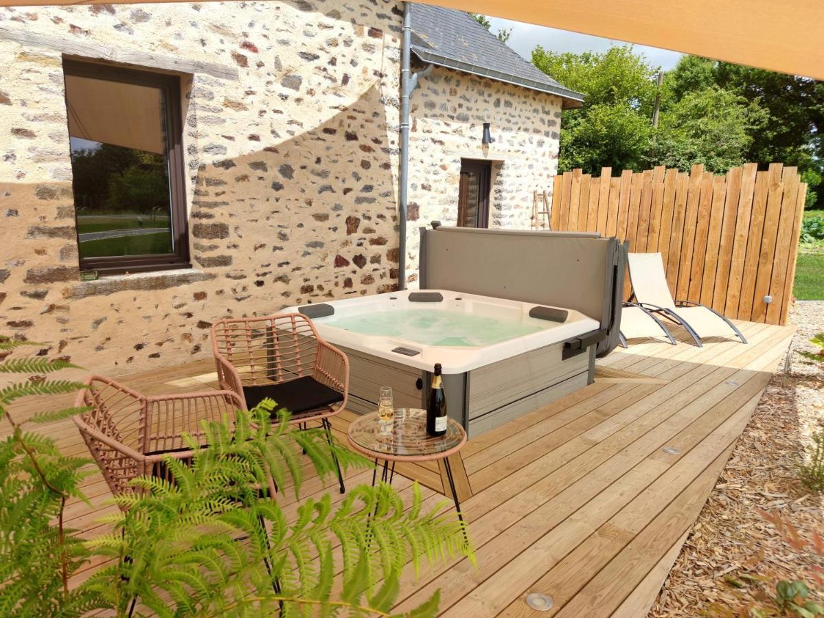 La Douce Halte - Gites Avec Spa Ou Sauna Saint-Ouen-Des-Toits Buitenkant foto