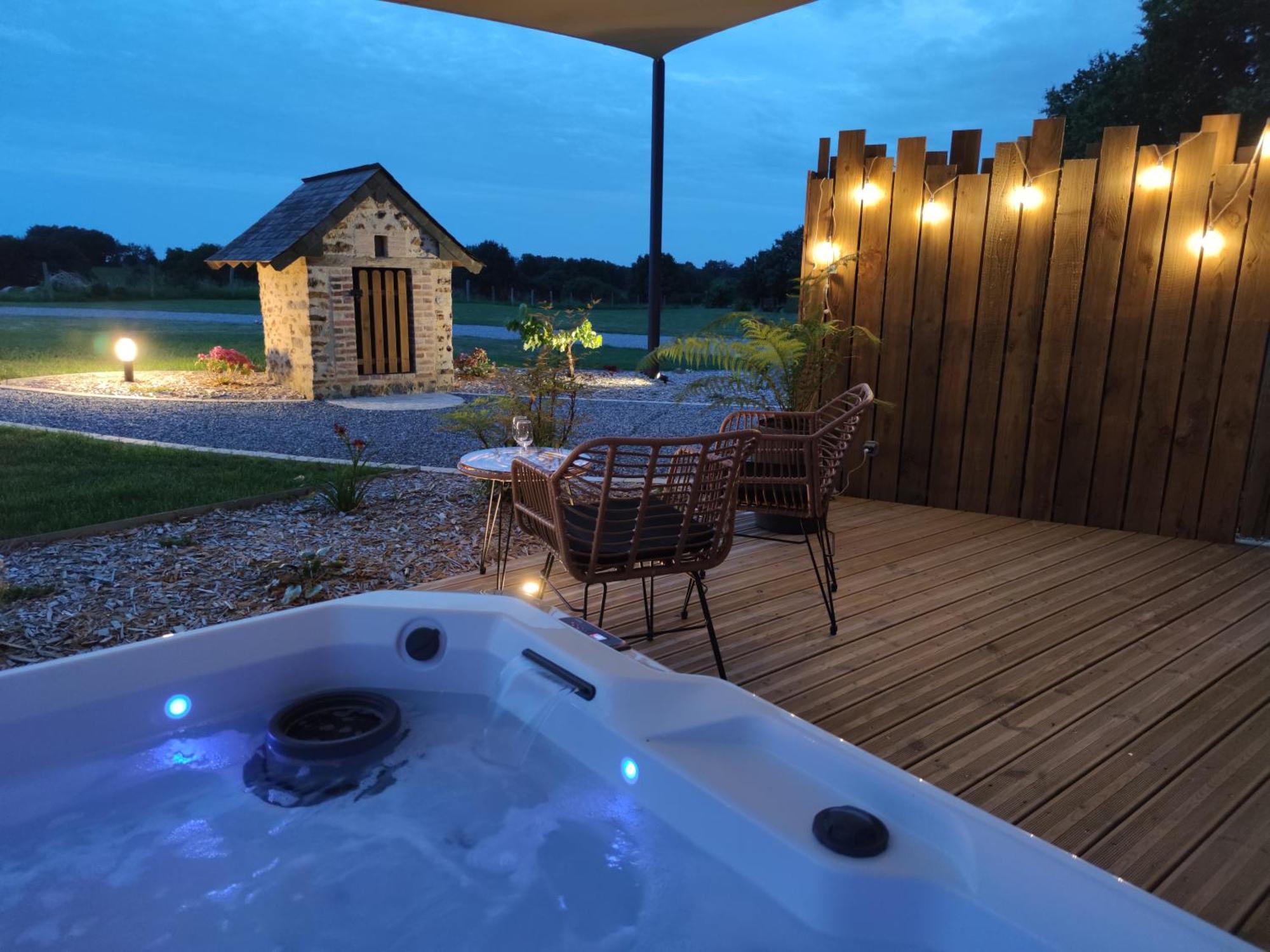 La Douce Halte - Gites Avec Spa Ou Sauna Saint-Ouen-Des-Toits Buitenkant foto